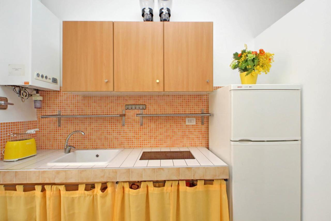 Opera Inn Suites - Rooms And Apartments ローマ エクステリア 写真