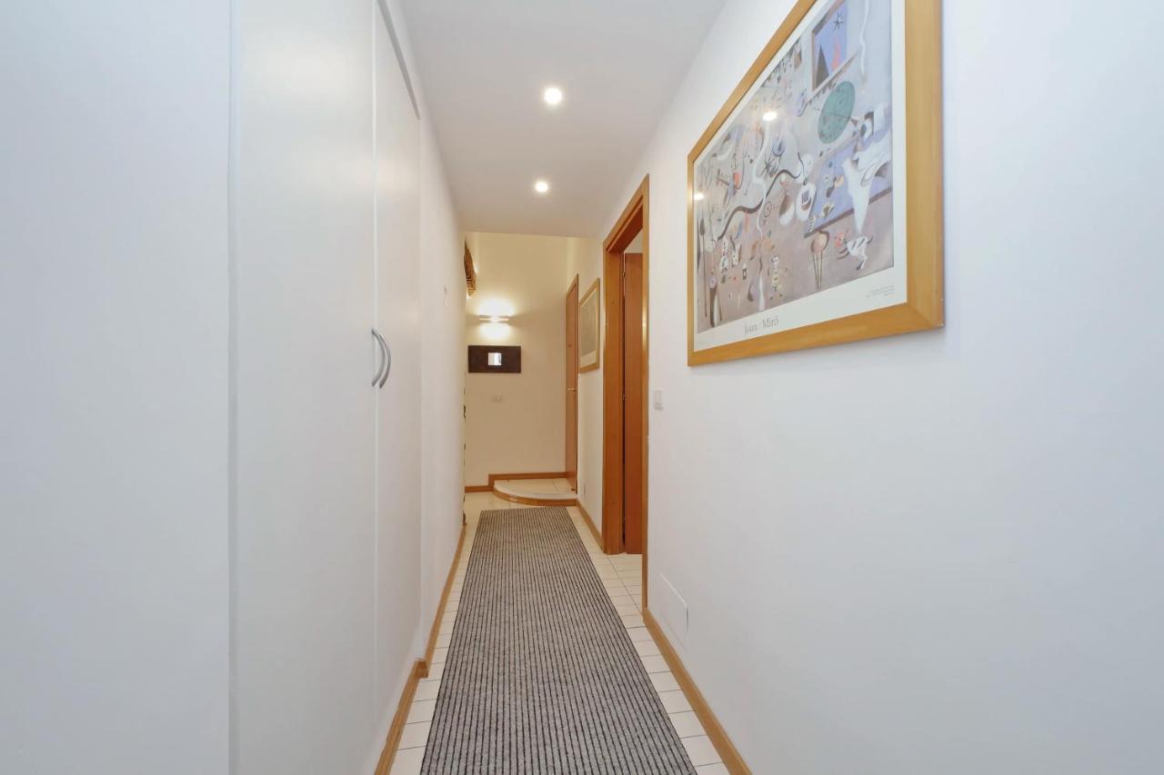 Opera Inn Suites - Rooms And Apartments ローマ エクステリア 写真