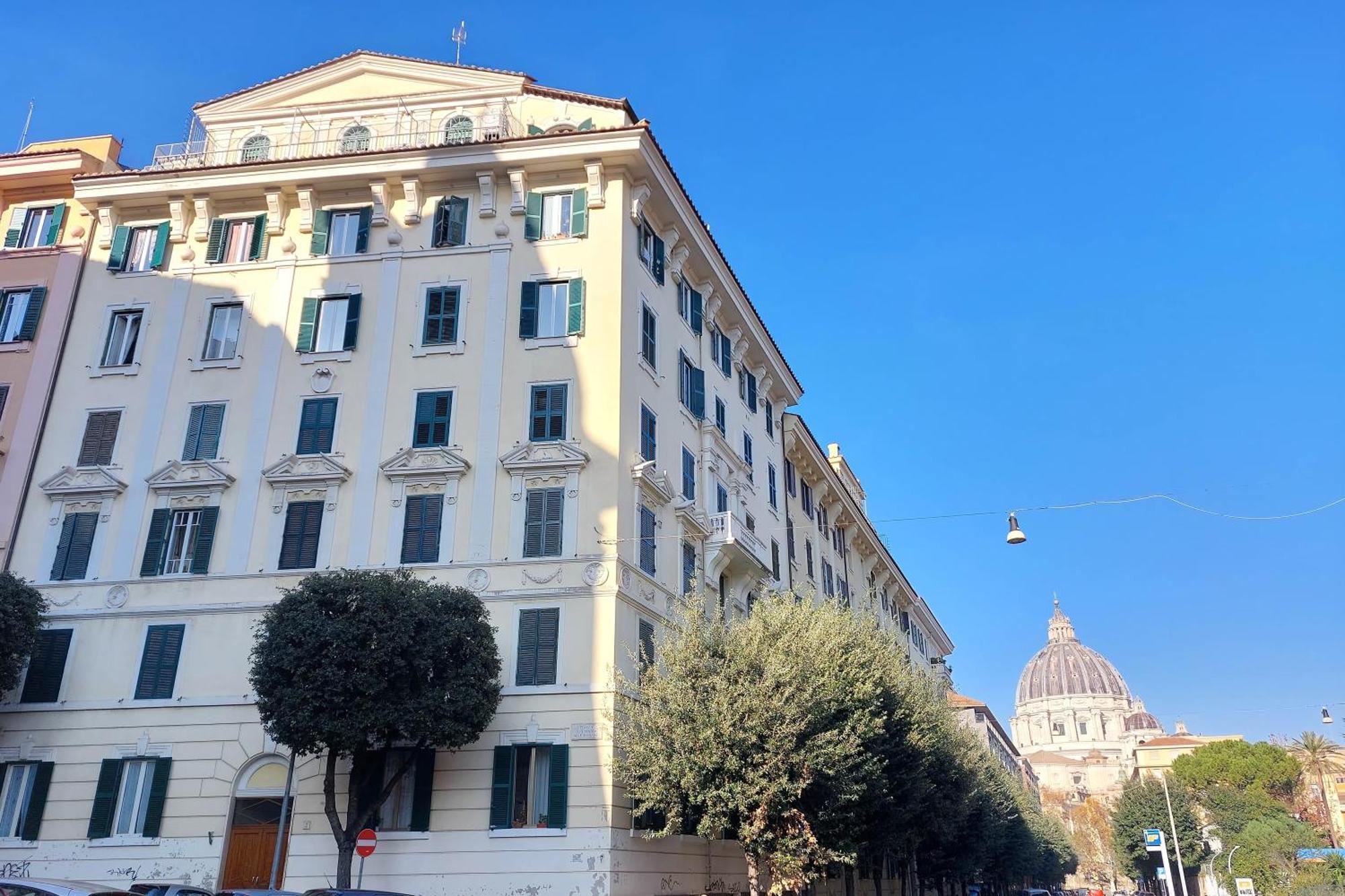 Opera Inn Suites - Rooms And Apartments ローマ エクステリア 写真